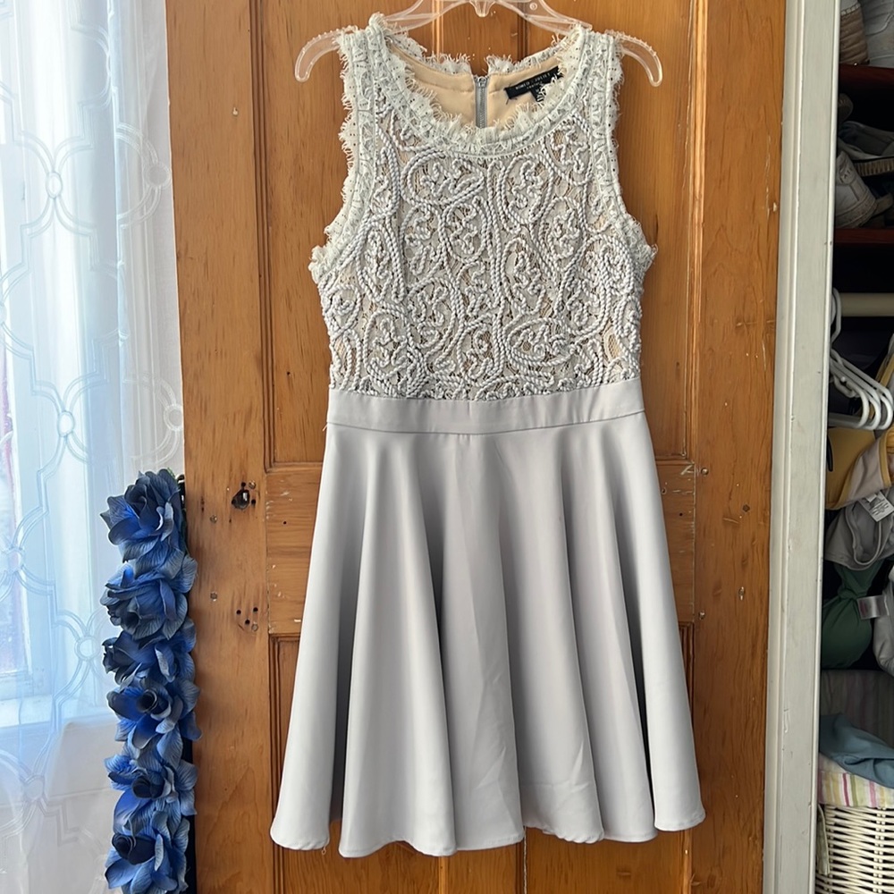 Size M grey dress! I ONLY USE VEMNO